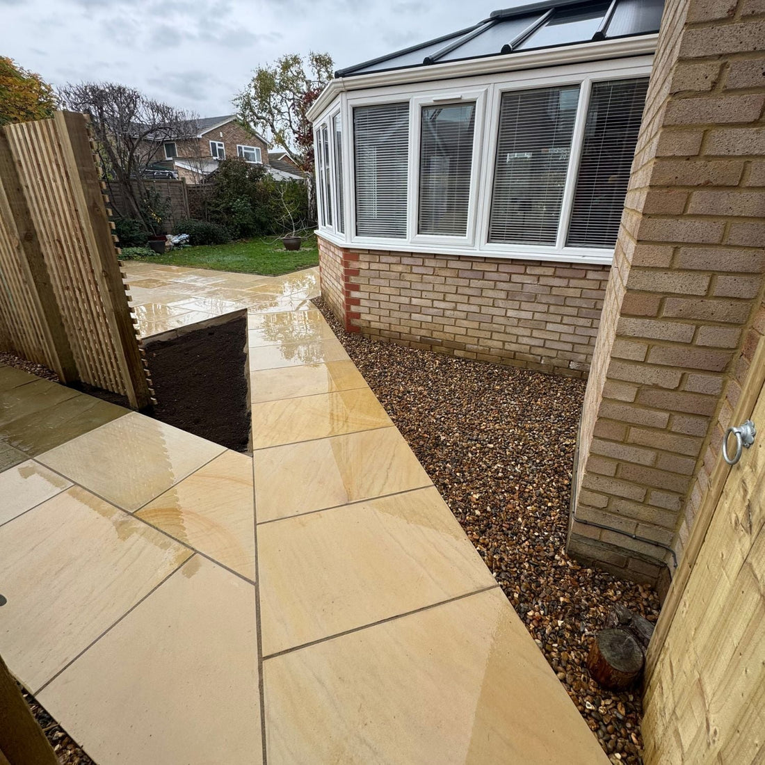 How to Lay Fossil Mint Indian Sandstone Paving Slabs for a Stunning Look