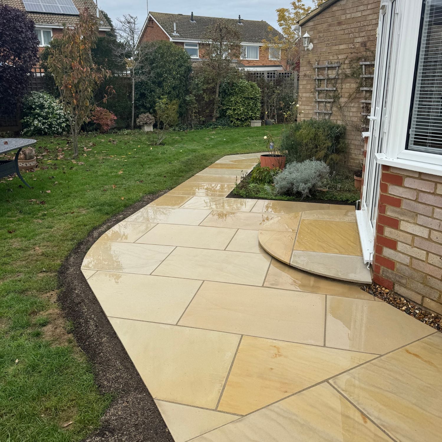 Fossil Mint Smooth Sandstone 600x900 Sawn Edged Paving Slabs