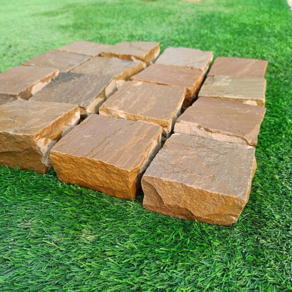 Rippon Buff Riven Sandstone 100X100 Square Setts