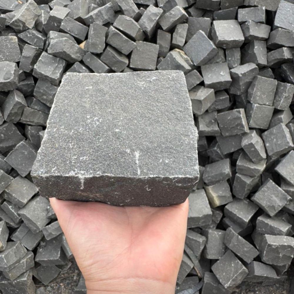 Black Basalt Riven 100X100 Square Setts