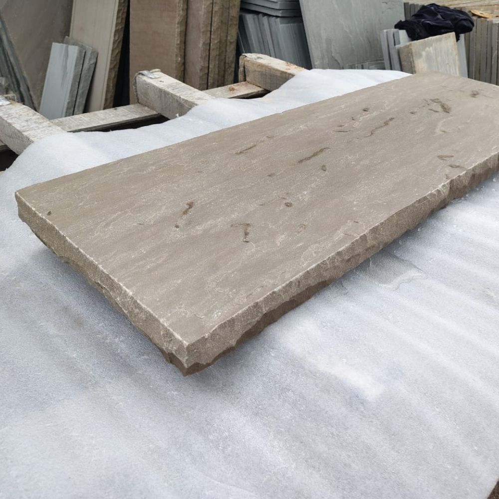 Raj Green Riven Sandstone 900x400x40 Coping / Steps