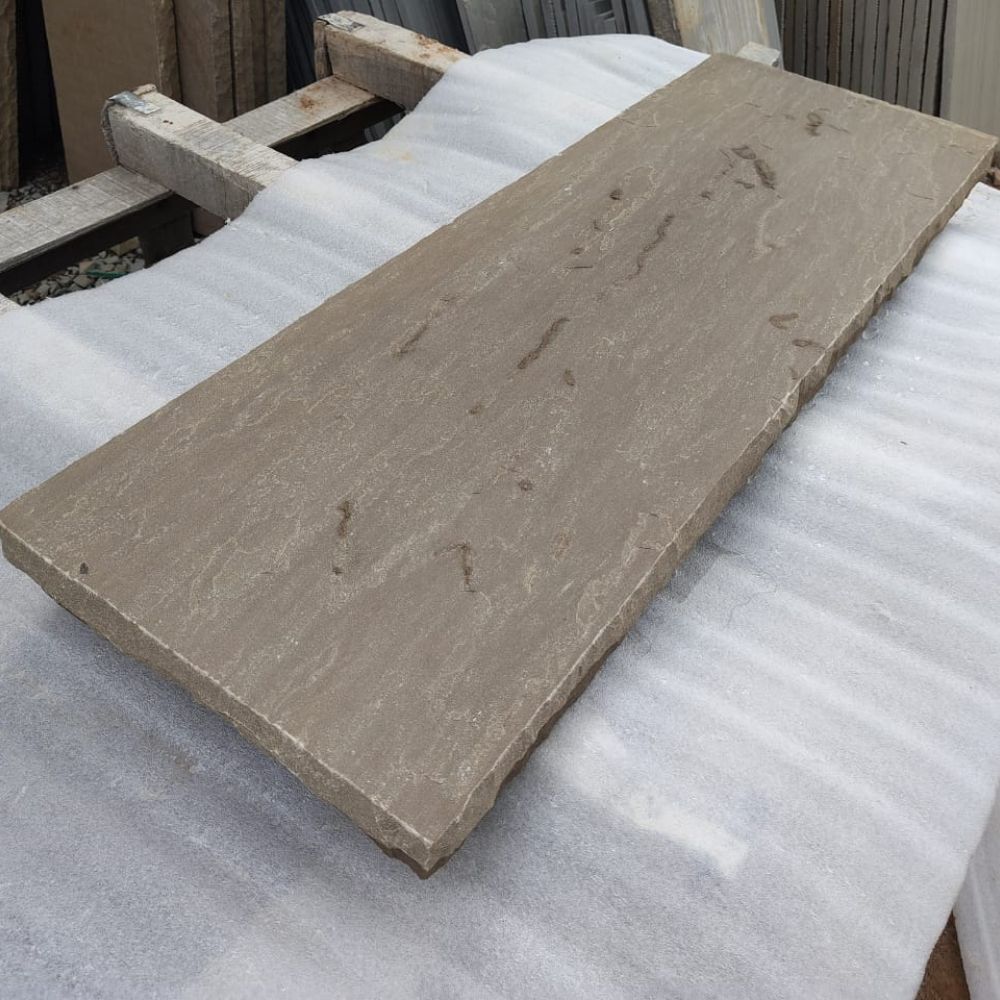 Raj Green Riven Sandstone 900x400x40 Coping / Steps
