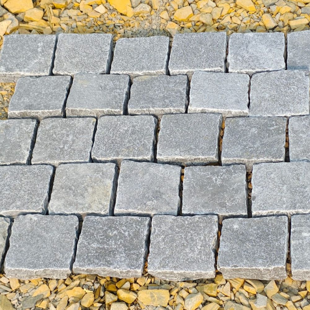 Tandur Grey Tumbled Limestone 100X100 Square Setts
